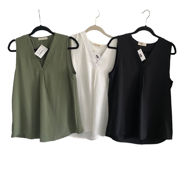 Entro NWT Ivory Venus Sleeveless V Neck Top Medium - Picture 10 of 11